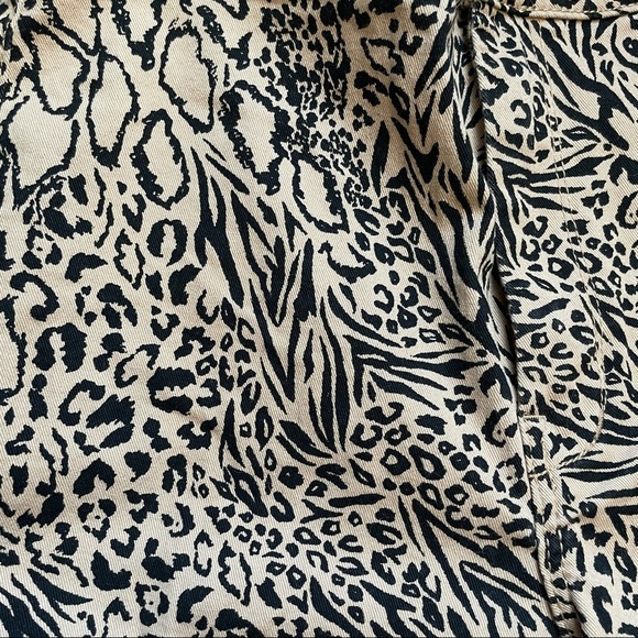 Makers True Originals | Leopard high waisted jeans - Picture 6 of 8